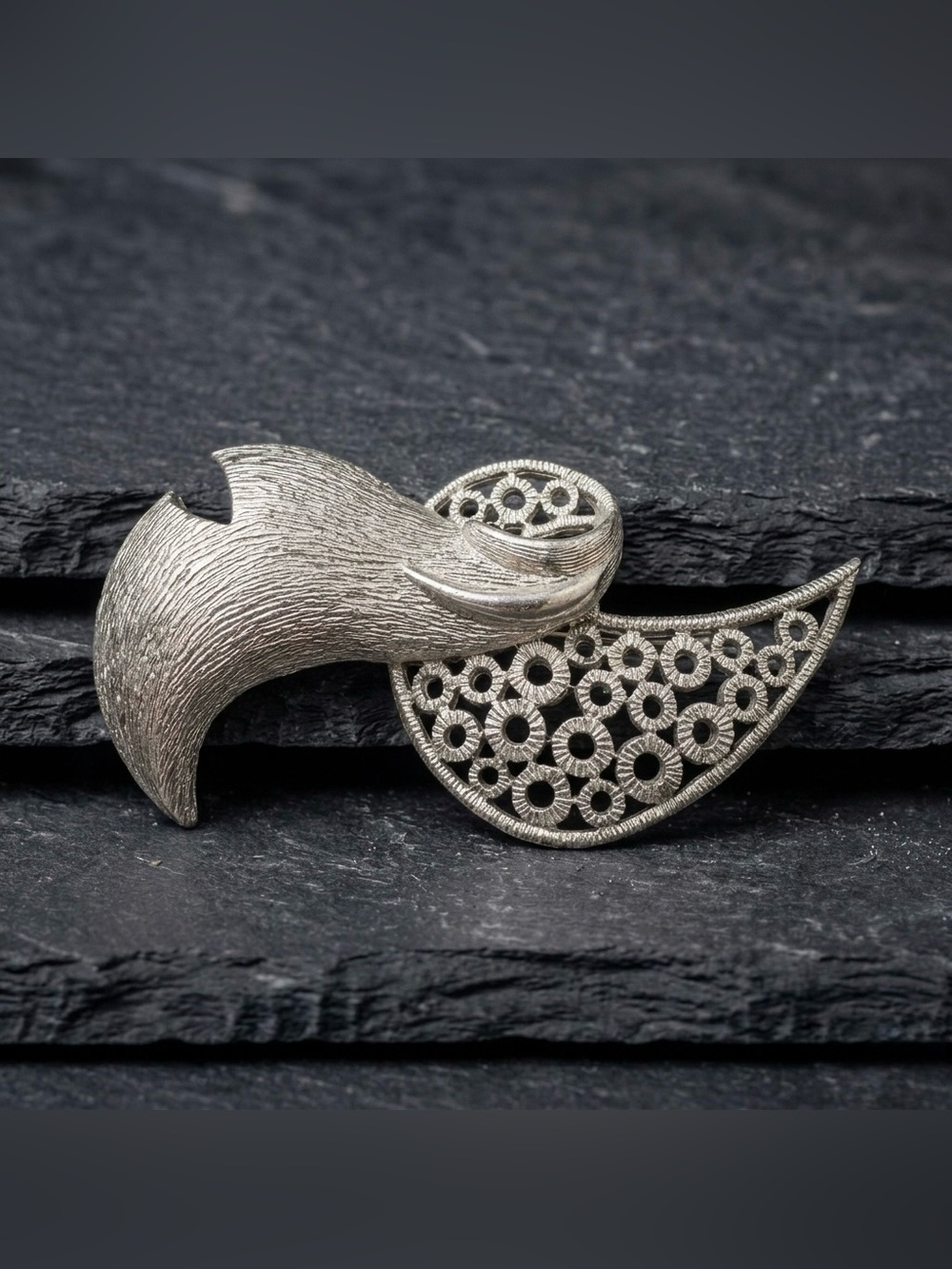 Vintage 60s Abstract Swoop Openwork Brushed Silver Tone Modernist Brooch
